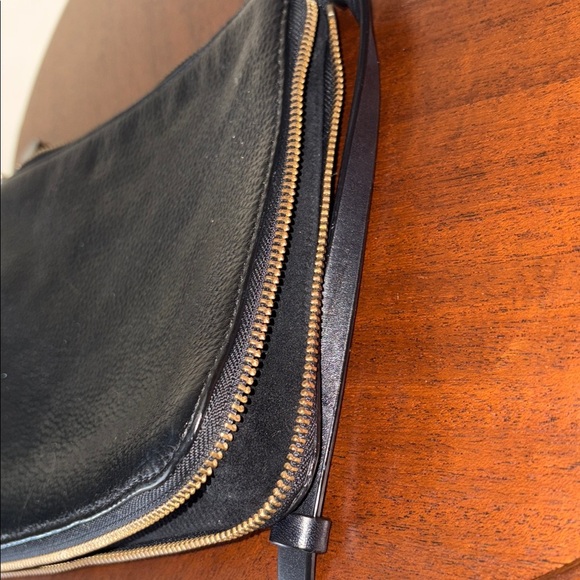Rebecca Minkoff  leather Crossbody bag  black/gold tone expanding sides & bottom - Picture 11 of 17